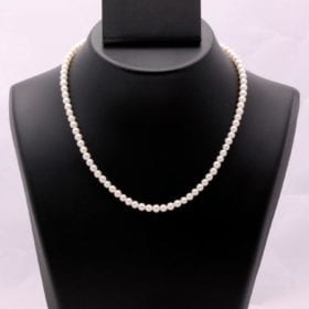 5.5mm Round White Plain White Freshwater Pearl Set (Single Strand) Image